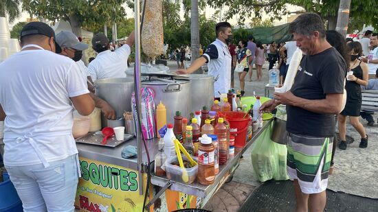 Süß oder deftig—mit Ketchup oder Fruchtsoße…
Jedenfalls der Renner…der Andrang ist groß