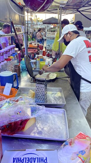 Und dann gibt es noch „Marquesas“—eine Art Crêpe-auch süß oder deftig—hier liegt eindeutig der Schoko mit Nutella vorne