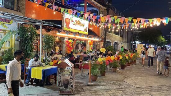 Auch viele Restaurants wollen uns locken, aber wir sind ja satt…