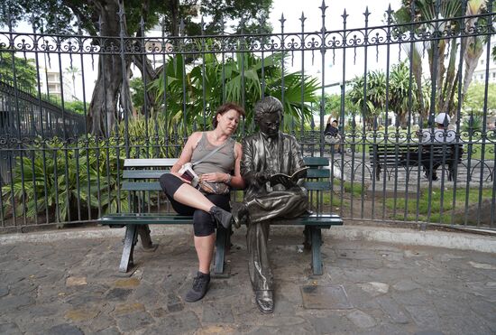 Zuerst besuchen wir den Iguana-Park, den“Parque Seminario“ —ein Highlight für mich..