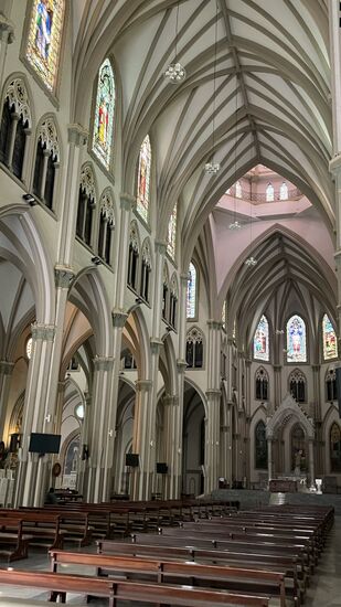 Das große Innenschiff der Kathedrale - sehr imposant