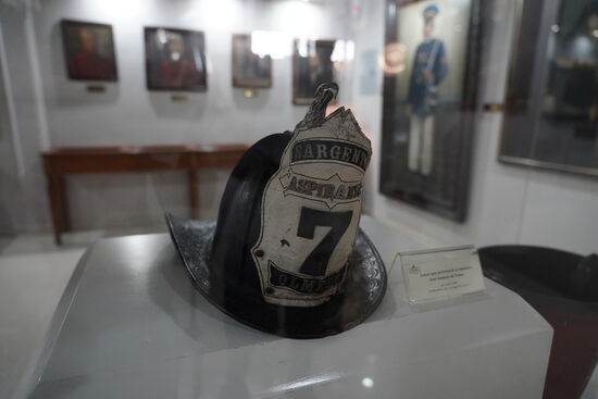 In keinem der Museen, die wir besucht haben, mussten wir Eintritt bezahlen. Als wir hier spenden wollten, war dies auch nicht möglich. Um jedoch die Arbeit des Museums hier zu unterstützen, haben wir zwei Trinkflaschen gekauft. (Leider sind sie undicht  )
…und das bei der Feuerwehr…