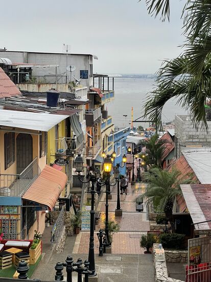 Es geht wieder runter vom Berg, es ist bereits 17:00 Uhr, wir haben noch einige Punkte auf unserer Liste ….
