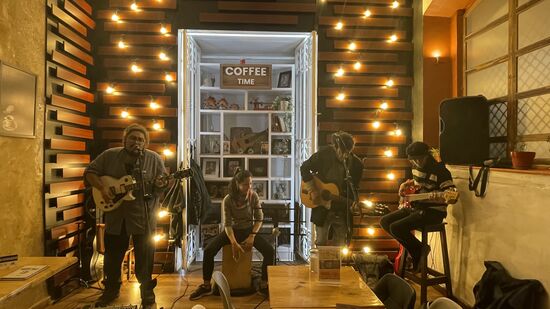 Das ist ihre Band: die „Blues Enigma Band“ - Claudia fehlt auf diesem Bild, sie steigt erst später ein.