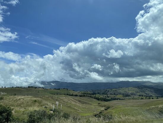 Jetzt sind wir auf dem höchsten Punkt der Strecke, die wir nehmen.