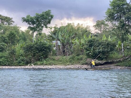 …da kommt er und bringt uns zurück
