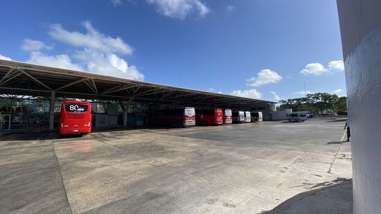 So kenne ich das aus Südamerika: neue komfortable Busse…