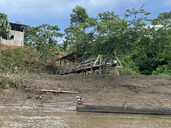 Gegen 16 Uhr kommen wir in der Commune „Pavacachi“ an