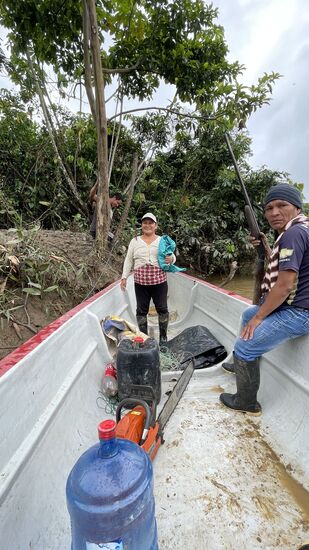 Amanda ist gerüstet für die nächsten 3 Tage—wir schlafen die letzte Nacht erst wieder hier—jetzt gehts erstmal weiter