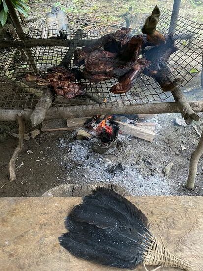 Da räuchert es vor sich hin—den Fächer hat Amanda übrigens selbst gemacht und der hat schon gute Dienste geleistet