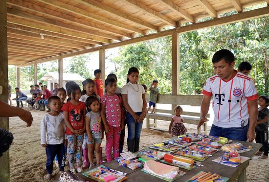 Dann sollen sich die Kinder in einer Reihe aufstellen