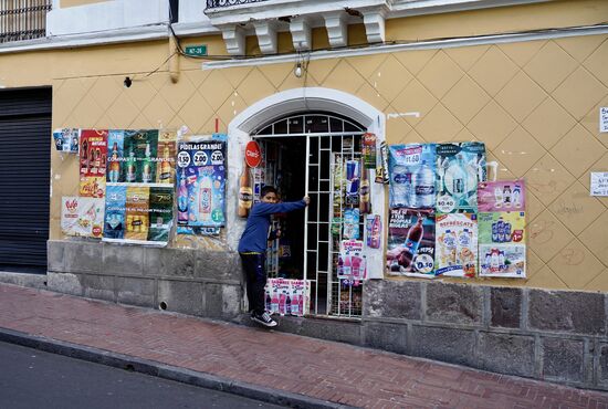 Ein lustiger Kiosk - fast in jedem dritten Haus ist ein Kiosk oder irgendein anderes Geschäft.