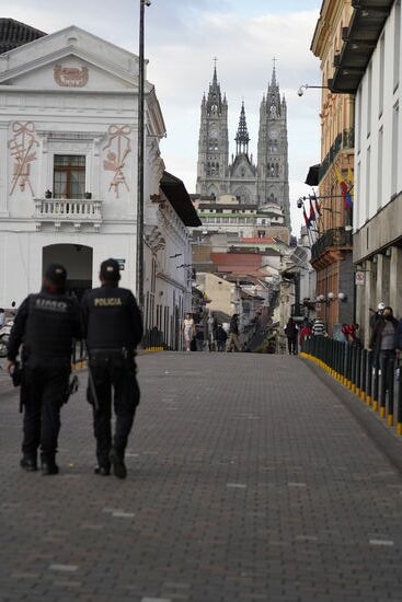 Im Hintergrund die Basilika, die wollen wir uns morgen anschauen.