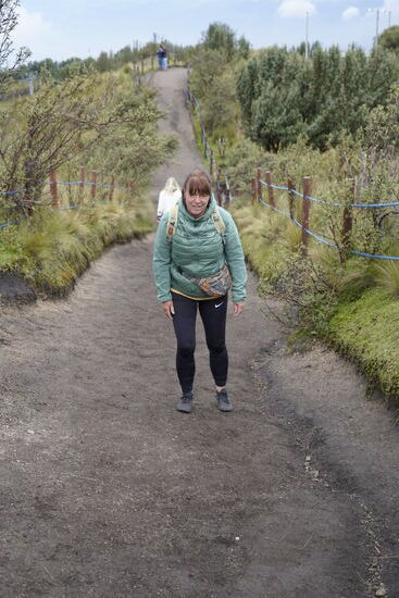 Wir kraxeln noch etwas weiter hoch, es ist echt mühselig, denn die Höhe macht doch zu schaffen.