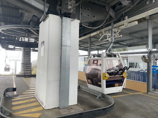 Es ist kalt, regnerisch und schon fast 17 Uhr—wir machen uns auf den Rückweg, da wir uns im Hotel für 18 Uhr den Wellnessbereich reserviert haben lassen.