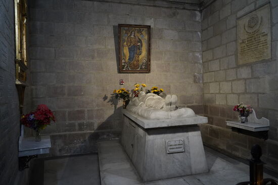 Es gibt auch eine Reihe von Grüften, in denen u.a. ehemalige Präsidenten beigesetzt sind.