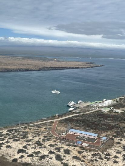 Von hier mit dem Speedboot rüber nach Santa Cruz