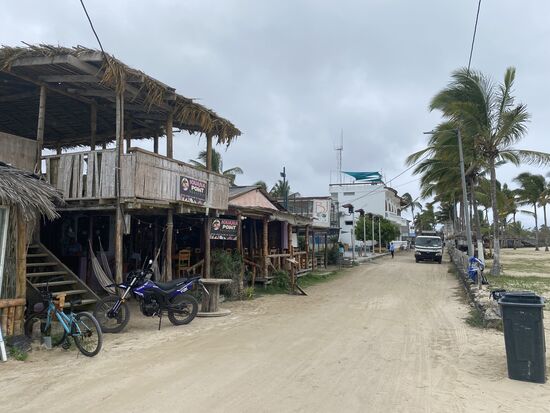 Am Strand von Puerto Villamil