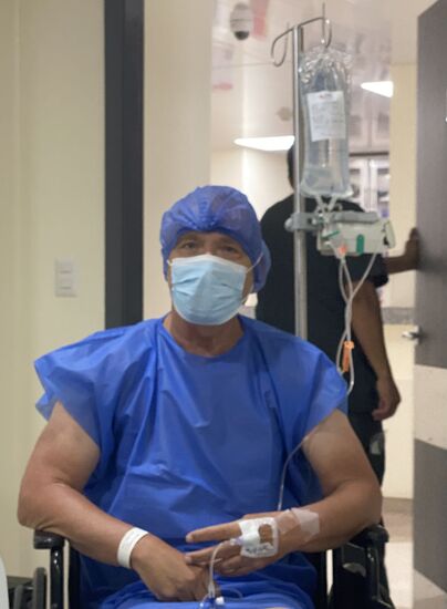 Um 14 Uhr gehts dann los und Thomas wird abgeholt