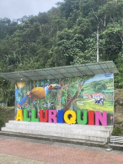 Nun—man muss von den fast 3000m Höhe auf denen Quito liegt, wieder runterkommen