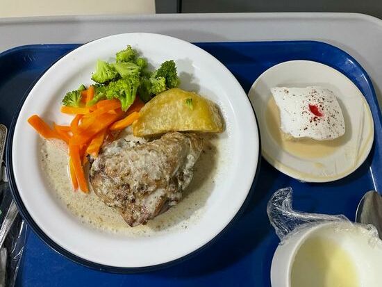 Zwischendurch ein Foto von Thomas—er bekommt Abendessen…