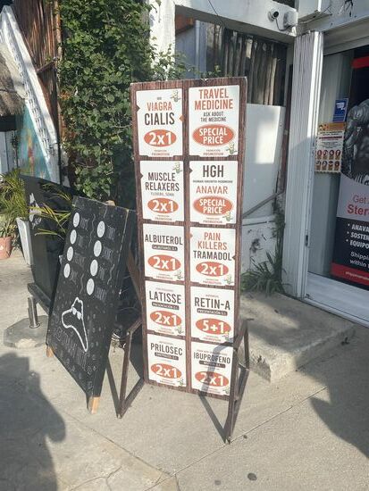 Alles was bei uns teuer ist, scheint hier günstig zu sein. Ich denke, wir werden uns mal prophylaktisch ein paar Reisetabletten holen