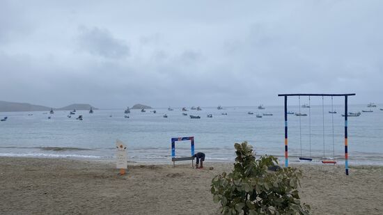 Ein etwas seltsamer Ort, in den es uns hier verschlagen hat-weit und breit keine Touristen zu sehen