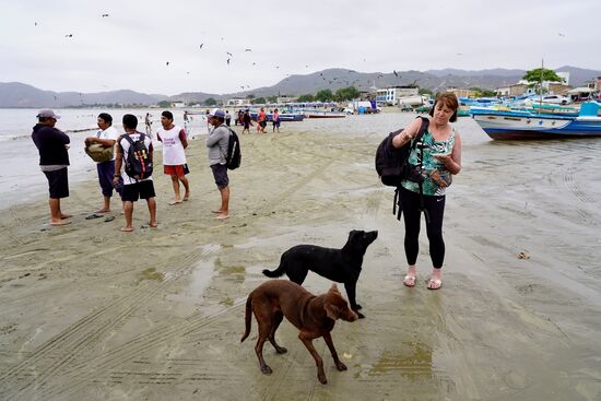 Ich verfüttere es an die Hunde..voll eklig…