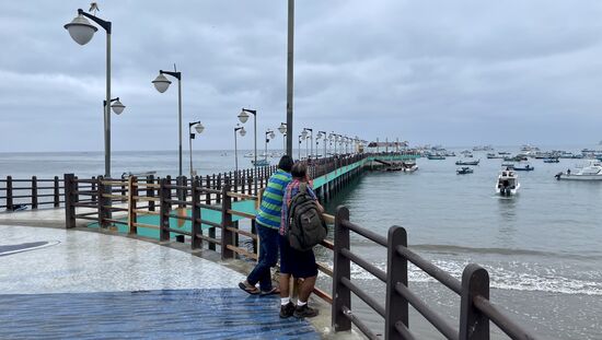 Treffpunkt ist um 09.15 Uhr das Reisebüro und dann gehen wir gemeinsam den ca. 1km zum Bootsanleger. D.h. Wir fahren mit einem Tuk-Tuk dorthin, damit Thomas etwas Kräfte spart