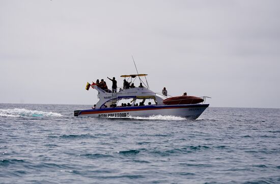 Ein anderes Speedboat—es sind nicht sehr viele unterwegs
