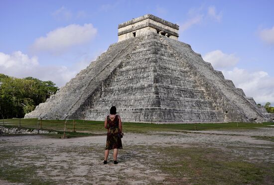 Es ist erstaunlich, wie präzise die Pyramide erbaut wurde und wie gut erhalten sie noch ist.