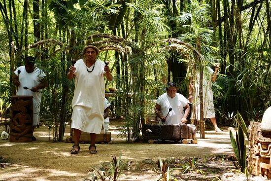 ..Gesang und Instrumentalspiel