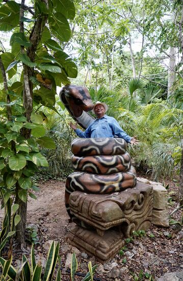 Mit uns bei dem Trip sind noch 2 ältere Mexikaner, sie wohnen nahe Tijuana—das ist der gefährlichste Ort der Welt, ich habe schon oft davon im TV gehört.
Aber sie scheinen das nicht zu wissen. Oder wollen es nicht wissen?