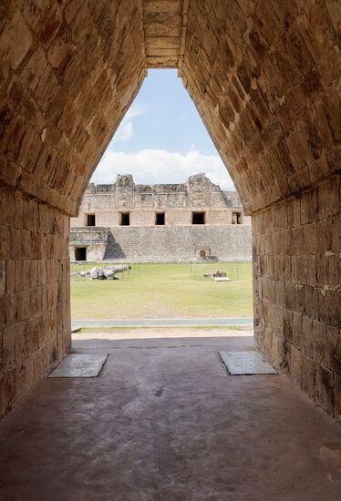 Wir verlassen das „Nonnenviereck“ und gehen rüber zum Ballspielplatz.