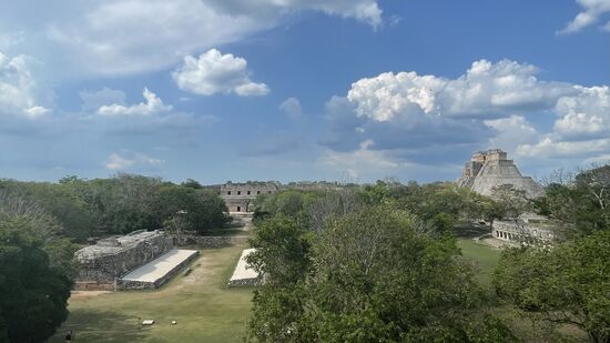 Wir klettern auf den Gouverneurspalast und werden mit einem atemberaubenden Ausblick belohnt. Wir sind sprachlos angesichts der Schönheit dieser Anlage.