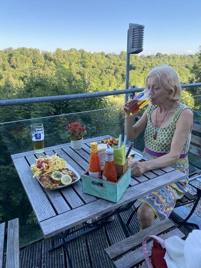 Hier hat Karin ein schönes Bistro ausgewählt, das "Treibhaus"