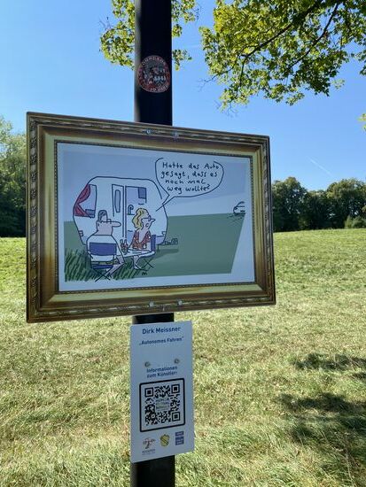 30 Cartoons und Bilder bevölkern den Seeweg vom Yachthafen bis Buchheim