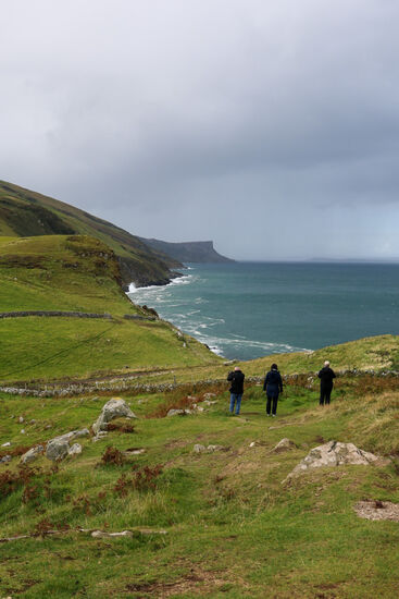 Da trampeln die Touris rum…
Wir fahren knappe 30km weiter nach "Torr head" --eine felsige Landzunge mit schöner Aussicht