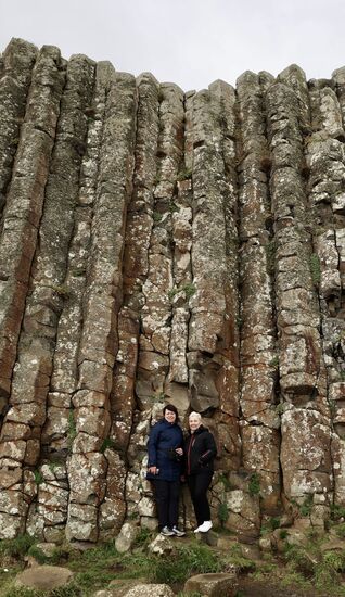 Wir sind ganz schön klein vor diesen bis zu 12 Meter hohen Riesen..