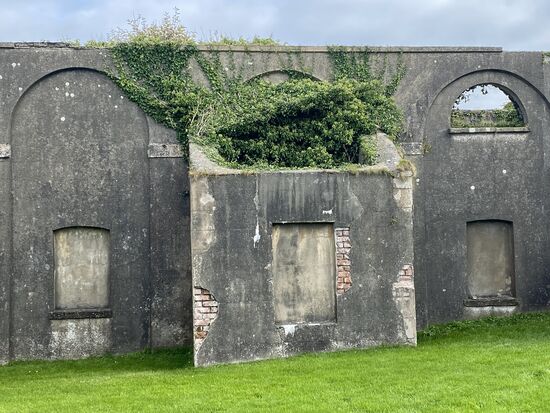 Es wurde im 18.Jhd für den exzentrischen Frederick Hervey, dem 4. Earl of Bristol erbaut