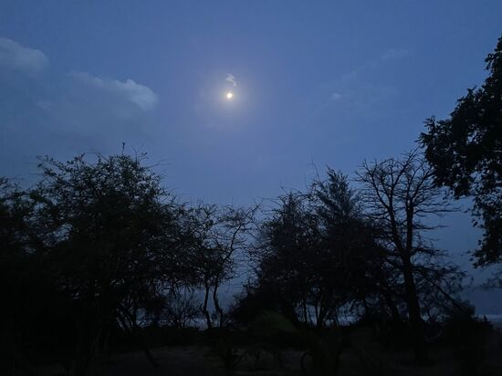 Guten Morgen, um kurz vor 6 Uhr klingelt der Wecker, damit wir um 6.30 Uhr starten können