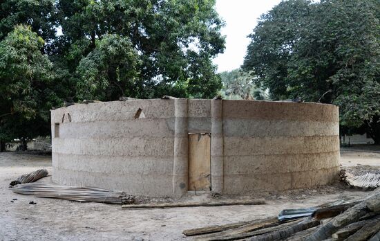 Das ist ein Impluvium house —gleich neben dem Mlomp-house