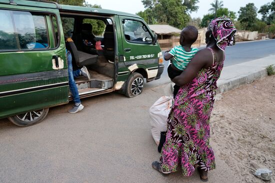 Alle aussteigen, der junge Mann macht sich aus dem Staub-aber Dawda sagt immer: no Problem, don‘t worry…