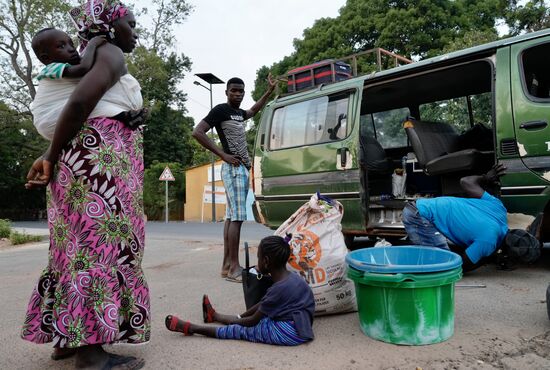 Alle werden rausgesetzt und Dawda schafft den Reifenwechsel in Rekordzeit: ich glaube gerade mal 10 Minuten!!