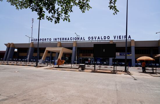 Bissau hat auch einen Internationalen Flughafen - Offensichtlich gehen hier nicht viele Flüge ab.