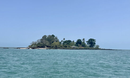 Das ist die kleine Insel. Sie ist Teil einer Inselgruppe im Bijagos Archipel.