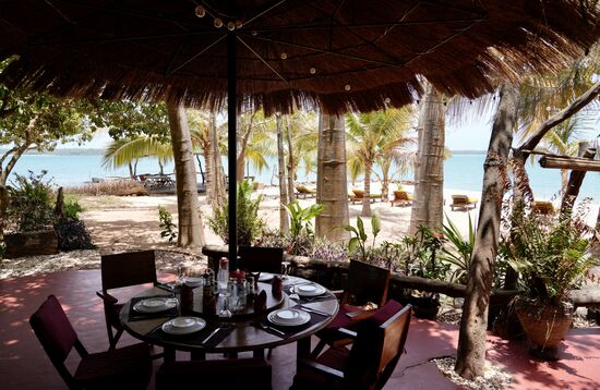 Ein Teil des Restaurants. Hier gibt es Frühstück, Mittag- und Abendessen. Alles schmeckt ausgezeichnet und natürlich gibt es viel Fisch.