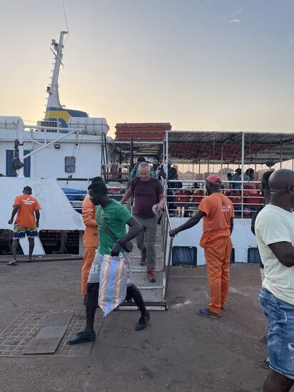 Endlich geschafft—8 Stunden auf der blöden Fähre sind geschafft und wir sind wieder in Bissau