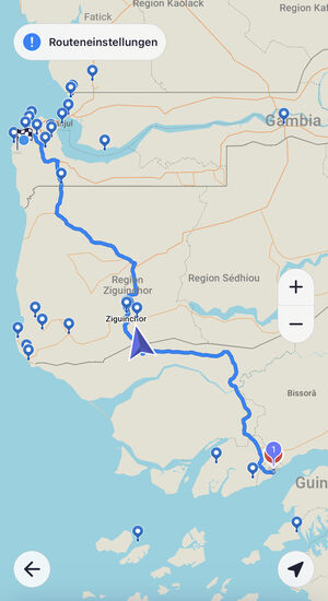 Heute steht uns der lange Rückweg nach Gambia bevor. Es sind eigentlich nur knapp 300 km—aber wir haben 2 Grenzen zu überschreiten und bei den Straßenverhältnissen hier werden wir sicher erst abends ankommen.