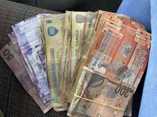 Da haben wir einen großen Haufen schmuddeliger Geldscheine